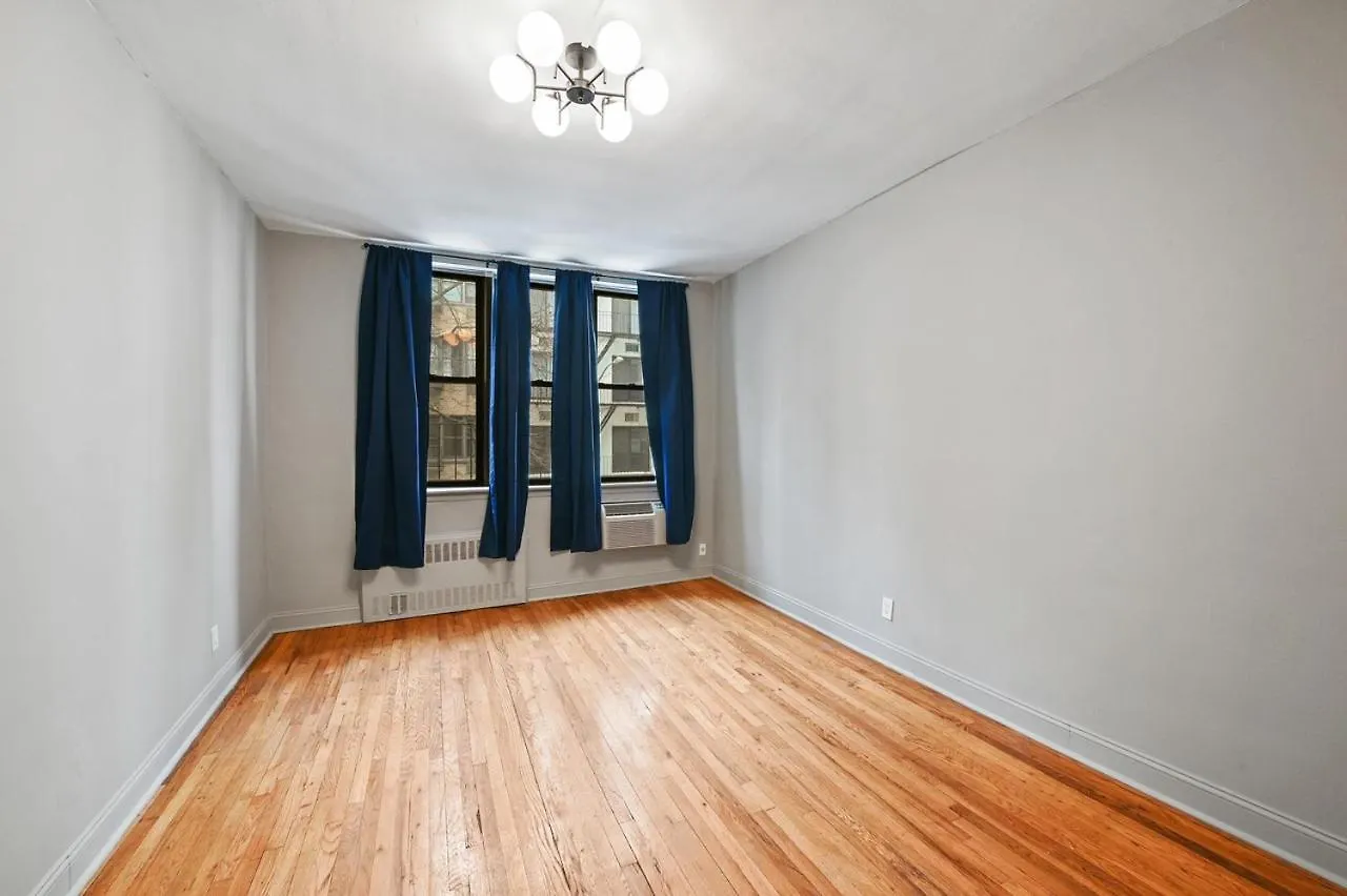Apartment 385: Upper East Side New York 0*,  USA